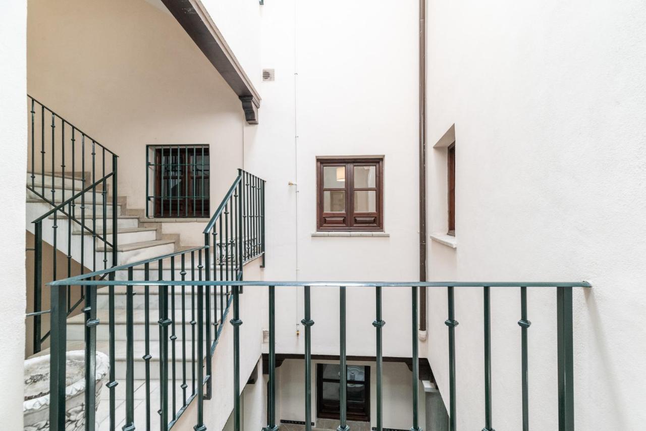 Moderno Apartamento Centro De Granada 2 エクステリア 写真